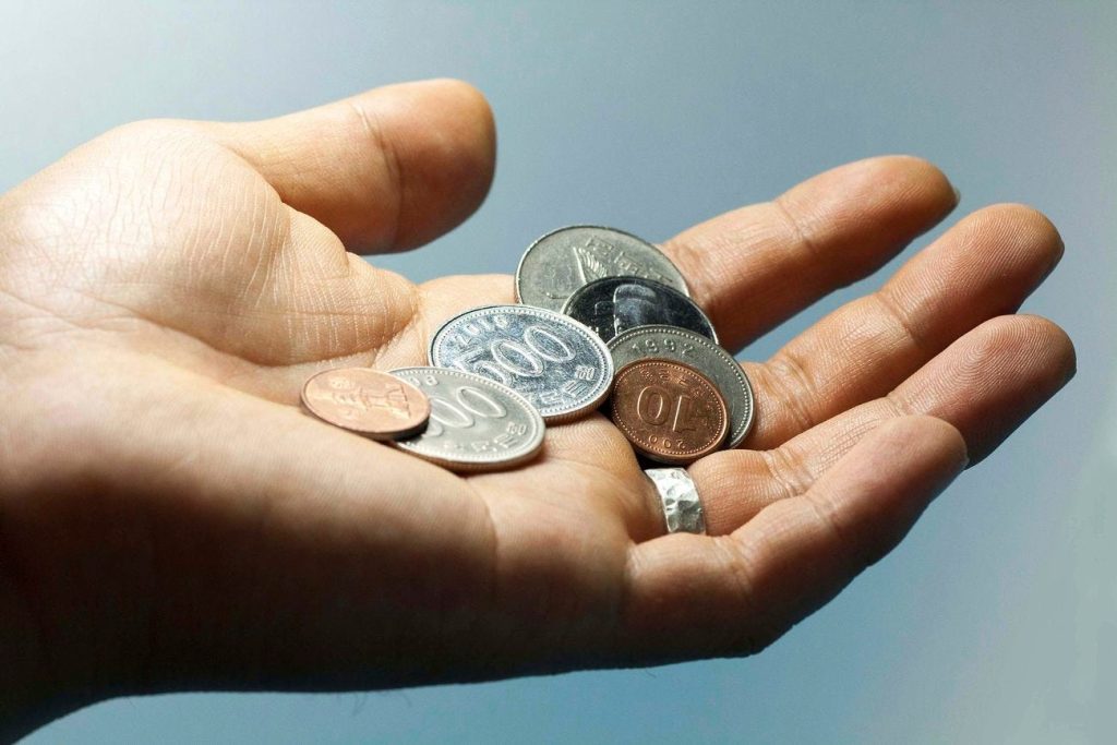 How to Balance Saving and Spending for Lifestyle